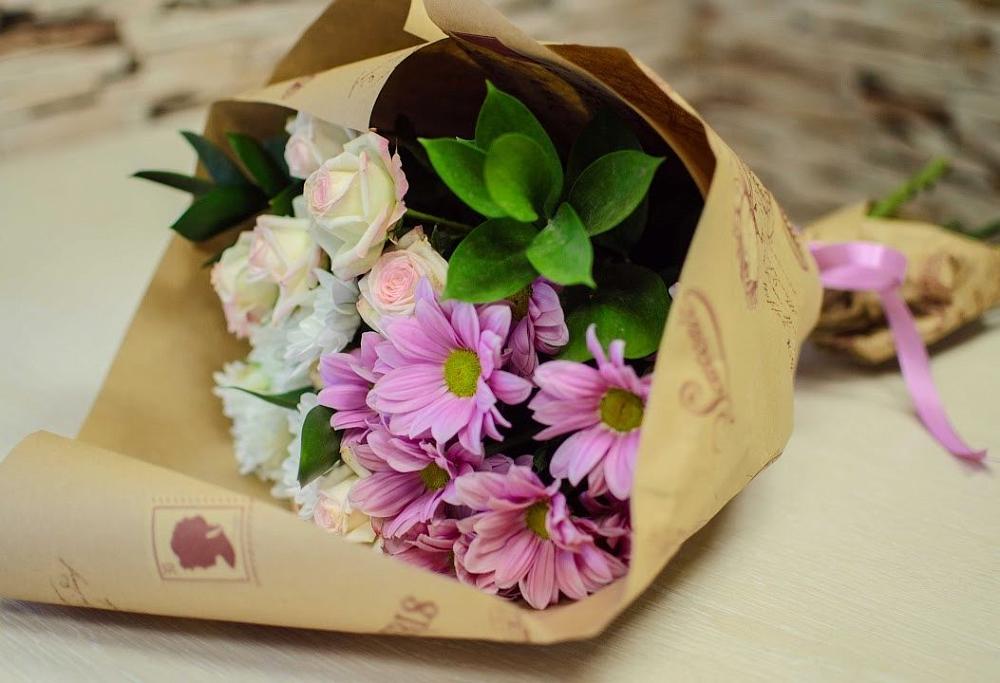 Букет цветов из: Розы и Хризантемы в Строкино