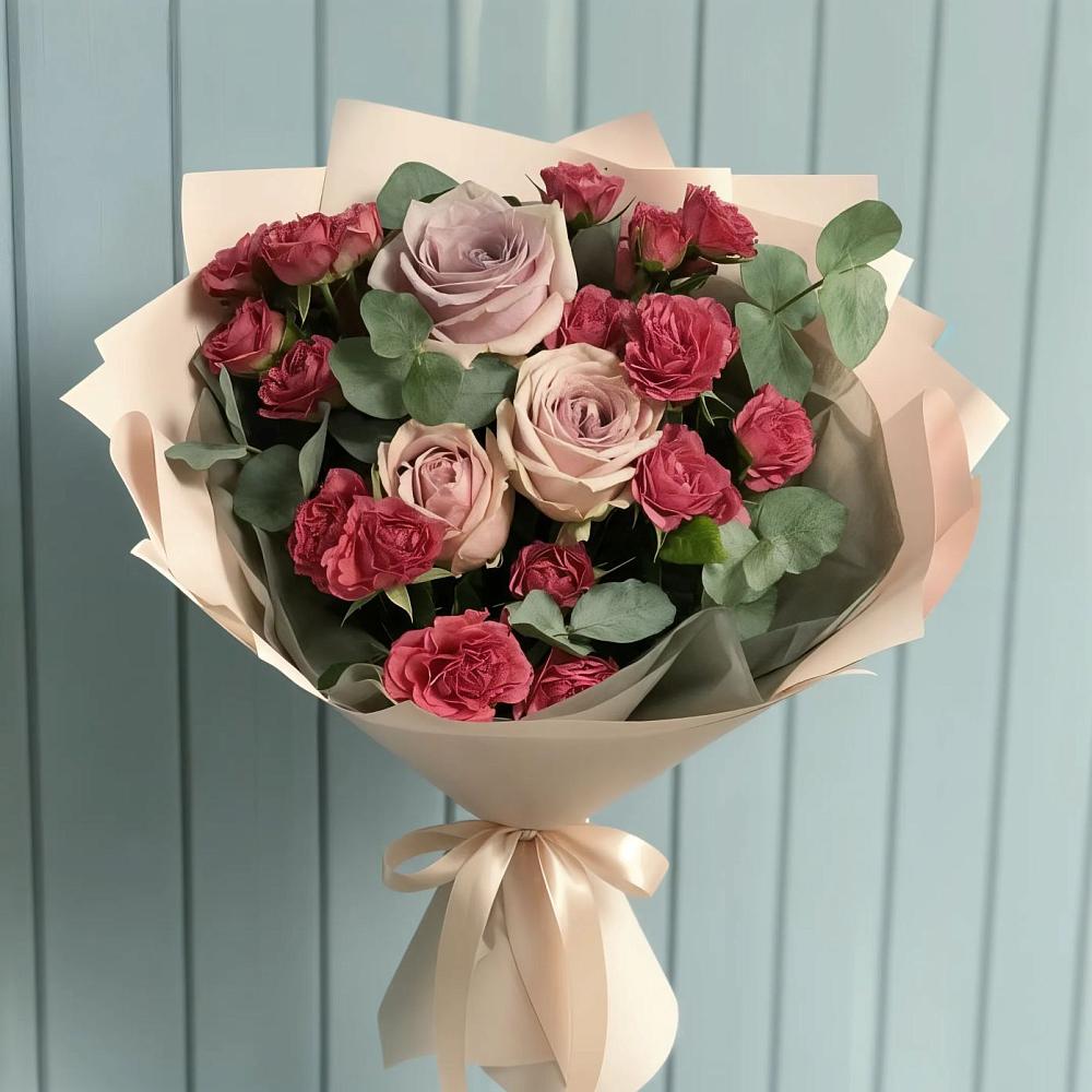 Букет цветов из: Гвоздики и Розы в Строкино