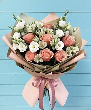 Букет цветов из:  Розы, Альстромерии и Лизиантусы в Строкино