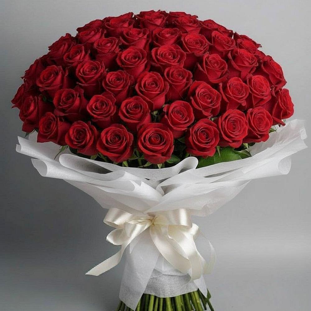 Букет 101 Красная роза Блэк Мэджик в Строкино