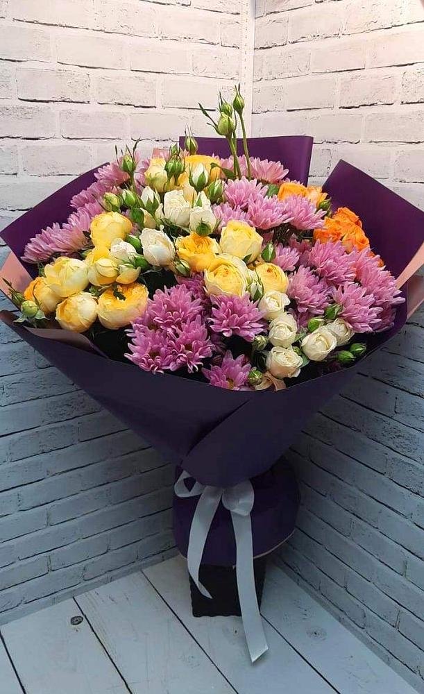 Букет цветов из: Хризантемы и Розы в Строкино
