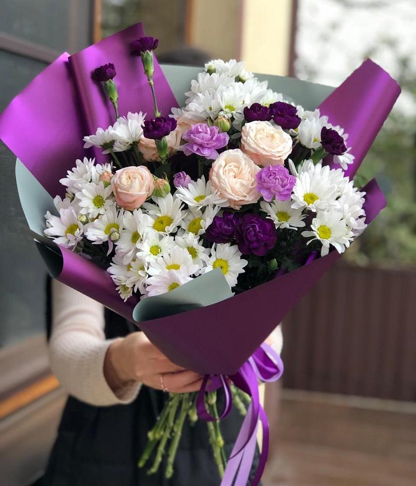 Букет цветов из: Хризантемы, Гвоздики и Розы в Строкино