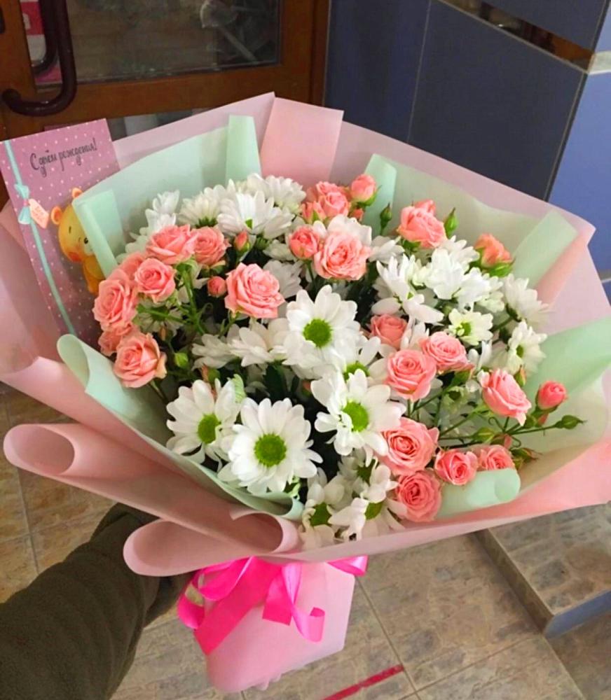 Букет цветов из: Розы и Хризантемы в Строкино