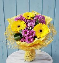 Букет цветов из:  Хризантемы и Герберы в Строкино