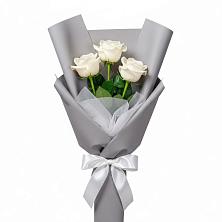 Букет 3 белые розы в Строкино