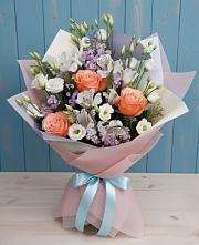 Букет цветов из:  Лизиантусы, Розы, Альстромерии и Гипсофила #REPLACE_PRED# Строкино