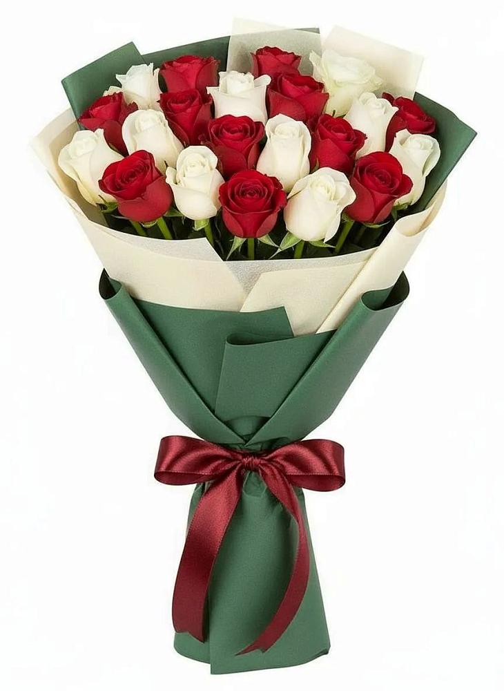 Букет Микс из красных и белых роз в Строкино
