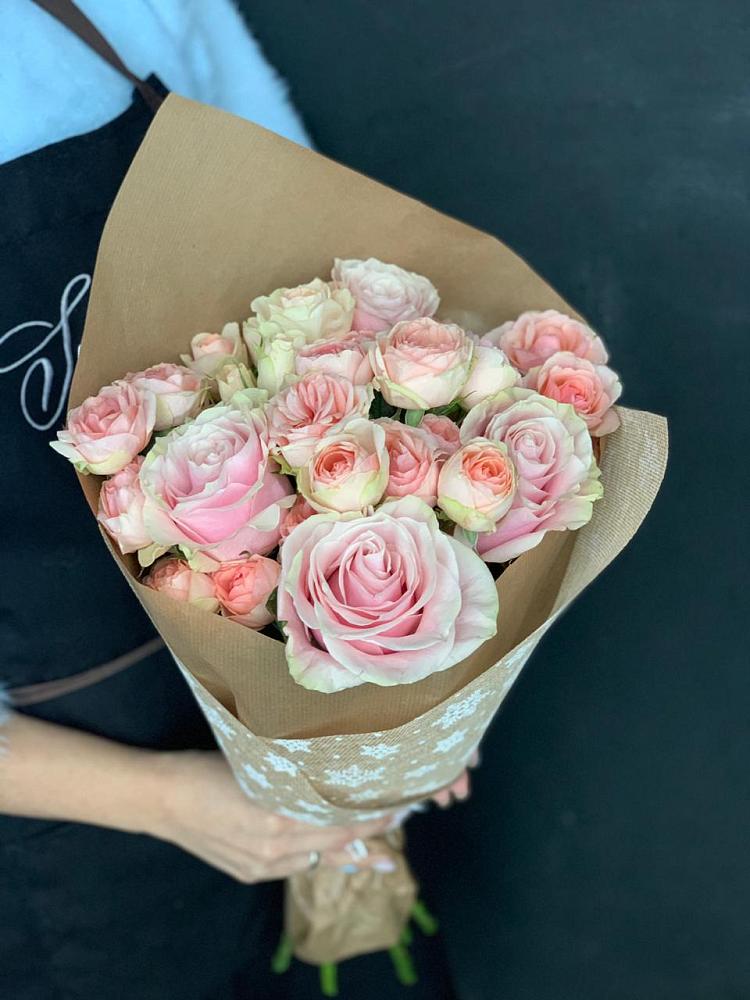 Букет цветов из: Хризантемы и Розы в Строкино