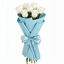 Букет 7 белых роз Проуд в Строкино