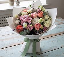 Букет цветов из:  Розы, Лизиантусы и Гвоздики #REPLACE_PRED# Строкино