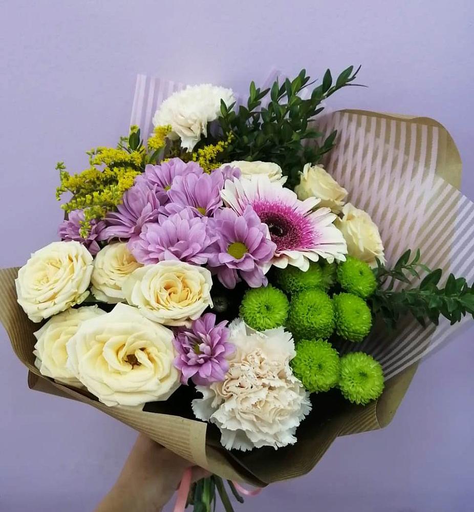 Букет цветов из: Хризантемы, Розы, Гвоздики и Герберы в Строкино