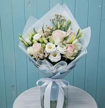 Букет цветов из:  Розы и Лизиантусы в Строкино