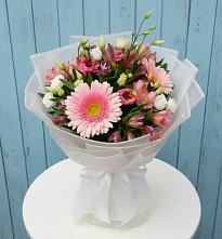 Букет цветов из:  Герберы, Альстромерии и Лизиантусы в Строкино
