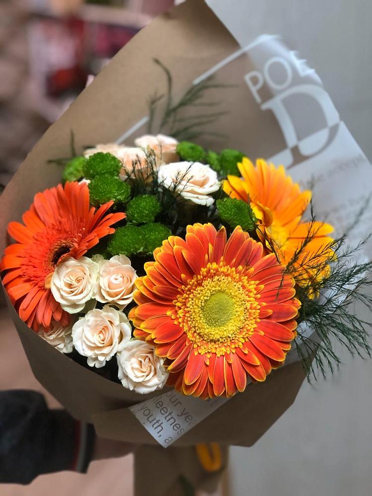 Букет цветов из: Герберы, Хризантемы и Розы в Строкино