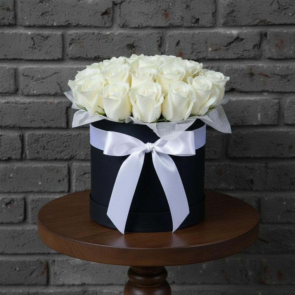 Цветочная композиция из Розы в шляпной коробке в Строкино