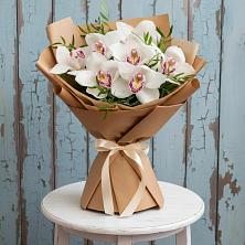 Букет цветов из:  Орхидеи и Розы в Строкино