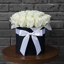 Цветочная композиция из Розы в шляпной коробке в Строкино